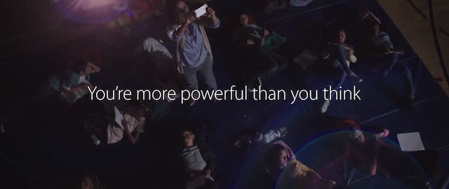 Apple prezentuje nową reklamę iPhone’a 5S „Powerful”