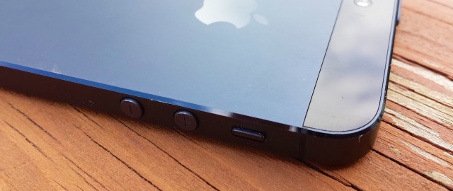 Apple przedłuża program wymiany baterii w iPhone’ie 5