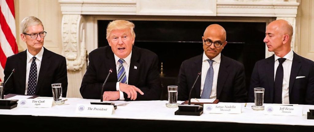 Apple planuje zbudować trzy "duże" fabryki w Stanach Zjednoczonych