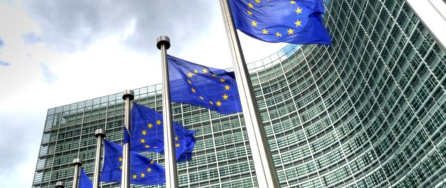 UE ogłasza dochodzenia w sprawie zasad zakupów w App Store i Apple Pay