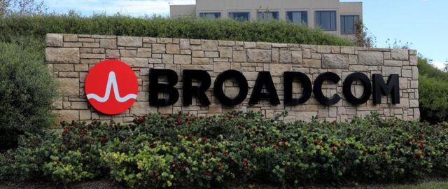 Broadcom potwierdza opóźnienie chipów, sugerując październikową premierę iPhone’a 12