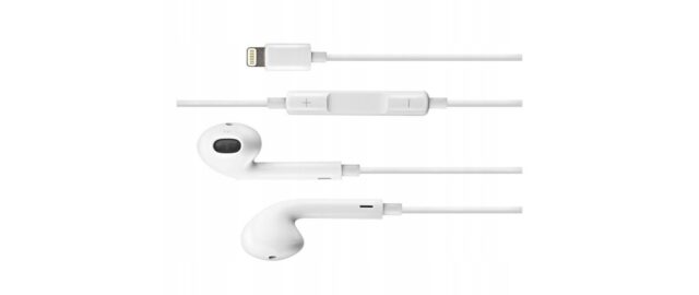 Apple obniża cenę słuchawek EarPods do 99 złotych w związku z ich brakiem w zestawie z nowymi iPhonami