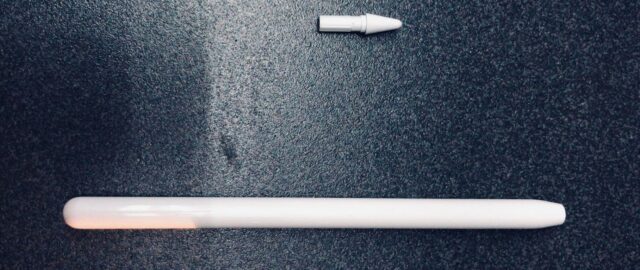 Film pokazujący rzekomy Apple Pencil, którego nowa wersja może zadebiutować na zbliżającej się konferencji
