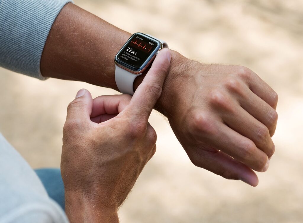 Apple-Watch-Series-4-EKG