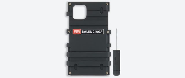 Balenciaga prezentuje nową obudowę na iPhone’a 12, które wygląda jak skrzynka z narzędziami