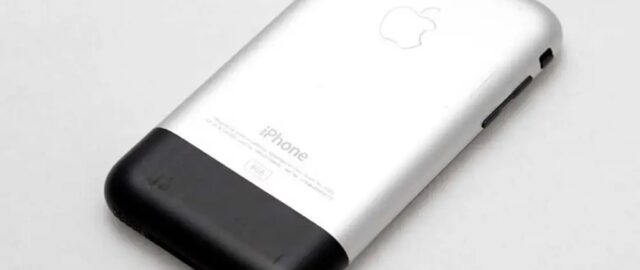 Rzadki model pierwszego iPhone’a o pojemności 4 GB trafia na aukcję