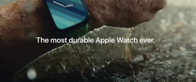 Apple promuje trwałość Apple Watch Series 7 w nowej reklamie