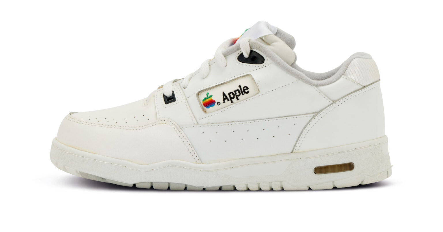 omegasportsapplecomputersneakerssize10.5