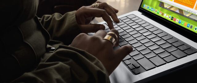 MacBook Pro z ekranami OLED już w 2026 roku